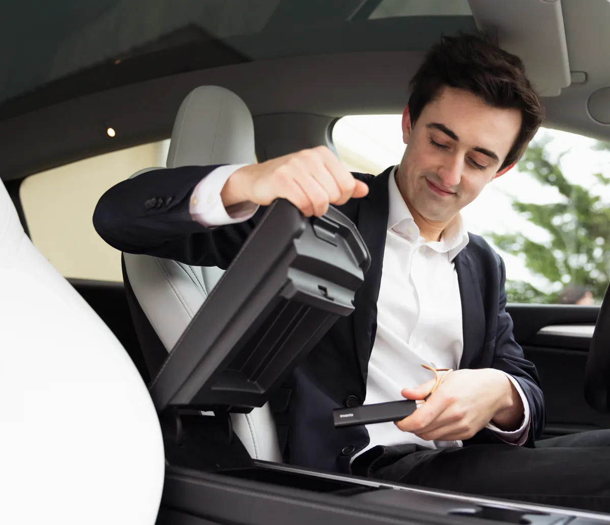 GPS tracker for cars