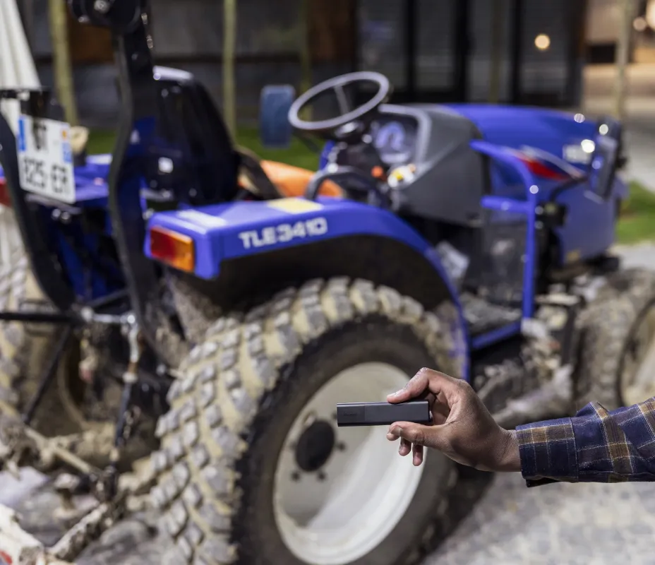 GPS tracker for professionals