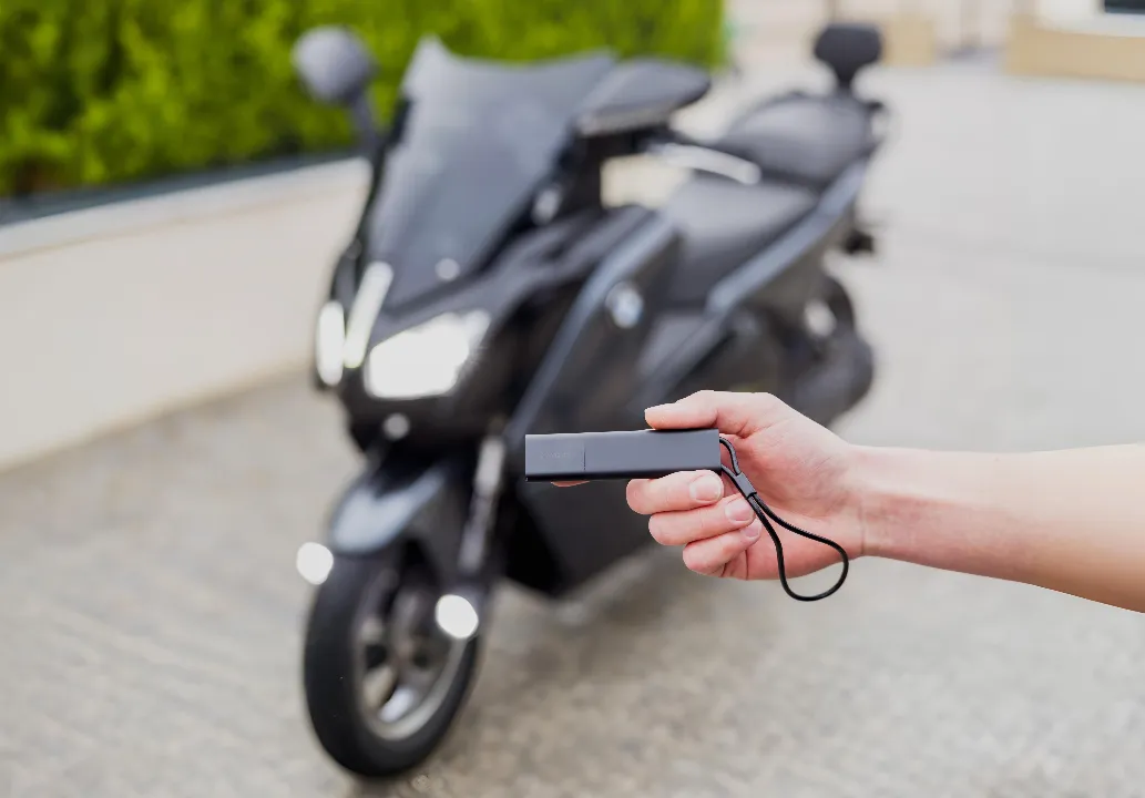 GPS tracker for scooters and motorcycles