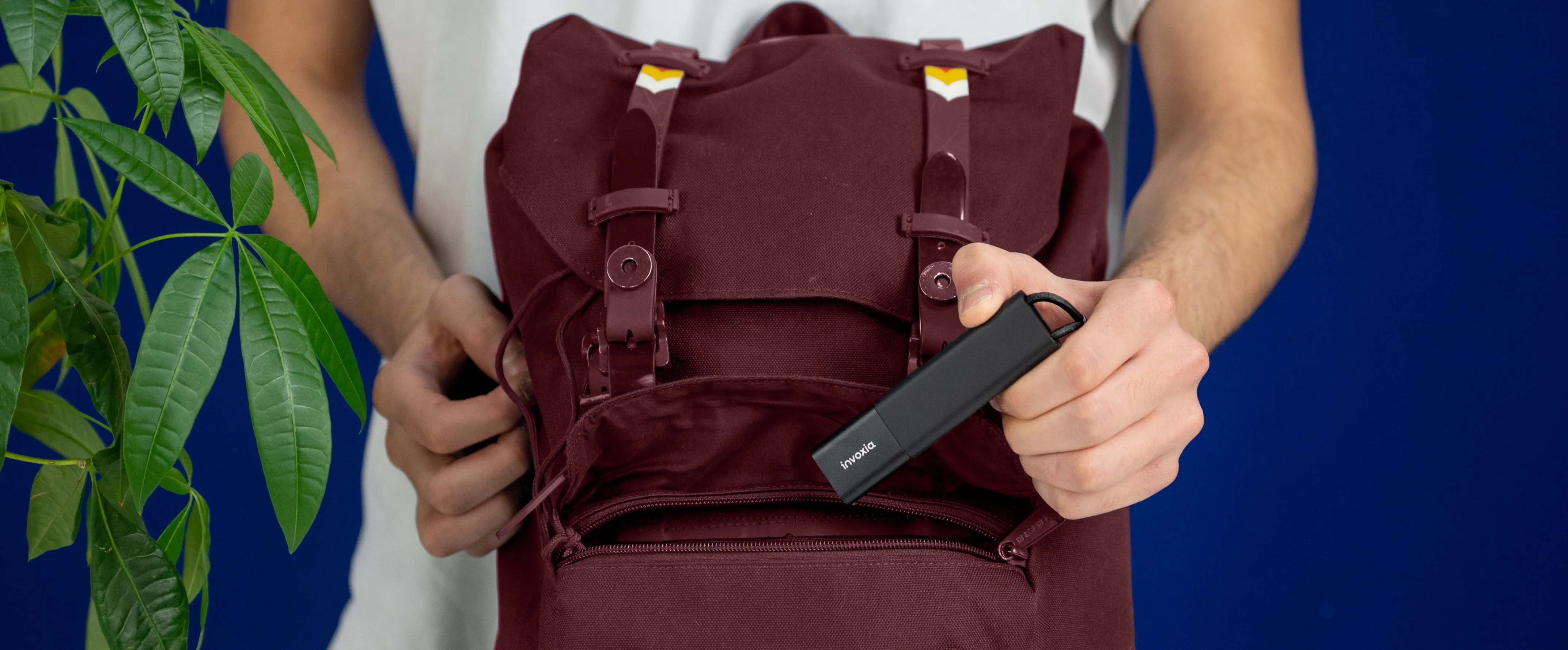 GPS tracker for bags, luggage, and suitcases